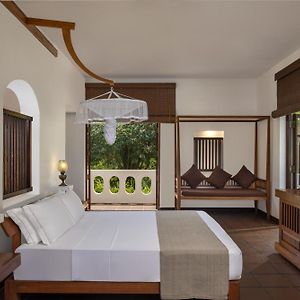 Luxus Zimmer mit Kingsize-Bett im oberen Stock